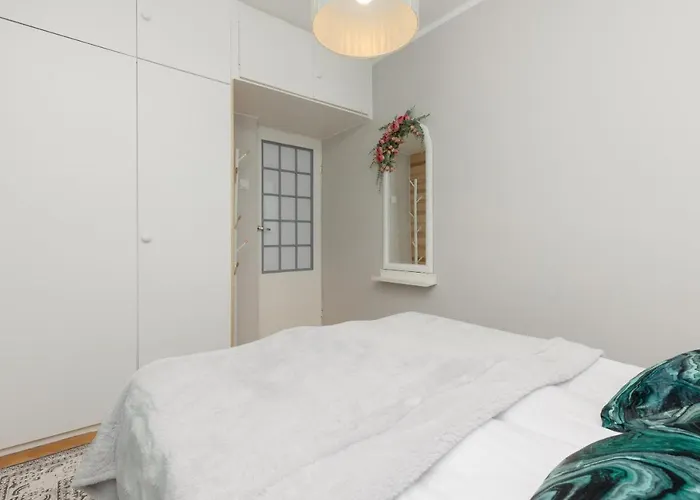 Cozy Two-bedroom Mokotow By Renters Lejlighed