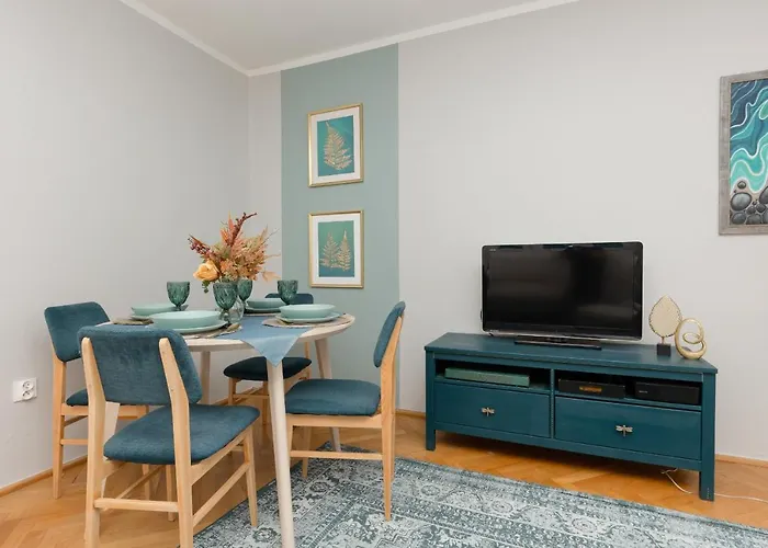 Cozy Two-bedroom Mokotow By Renters *