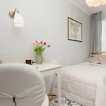 Cozy Two-bedroom Mokotow By Renters Διαμέρισμα *